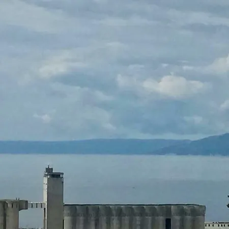 Max 4 Stars Apartament Rijeka