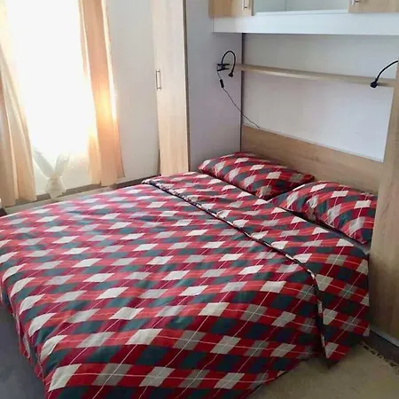 Max 4 Stars Apartment