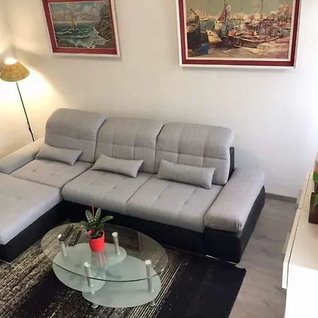 Max 4 Stars Apartament