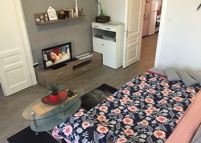 Max 4 Stars * Rijeka